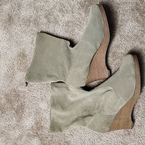 Genuine Suede women's size 11 slouchy boot/light olive in color